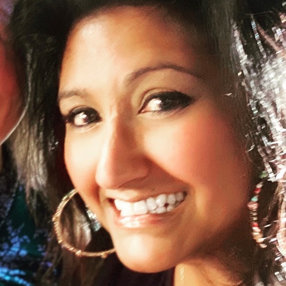 Meet your Posher, Anita - Picture 2 of 9